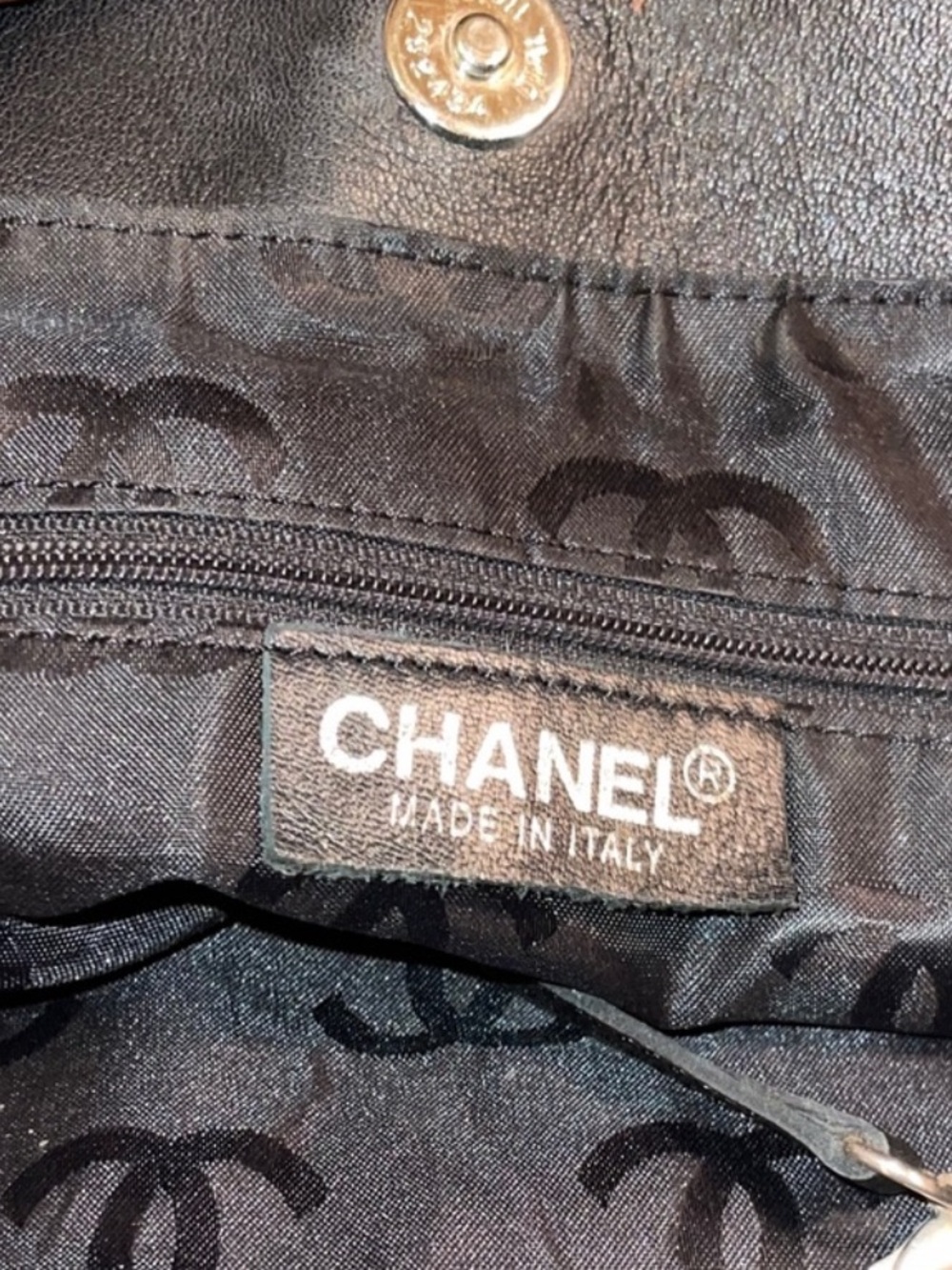 CC Shoulder Travel Bag - Black Quilted with Silver Accents High Quality Fashion - Picture 16 of 16
